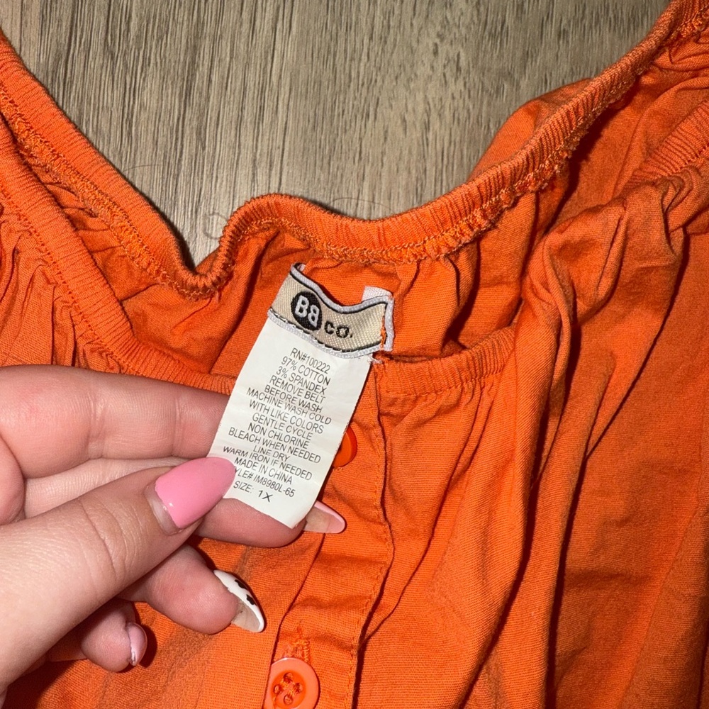 ⭐ Orange Button Down Ruffle Top⭐ - Picture 3 of 5